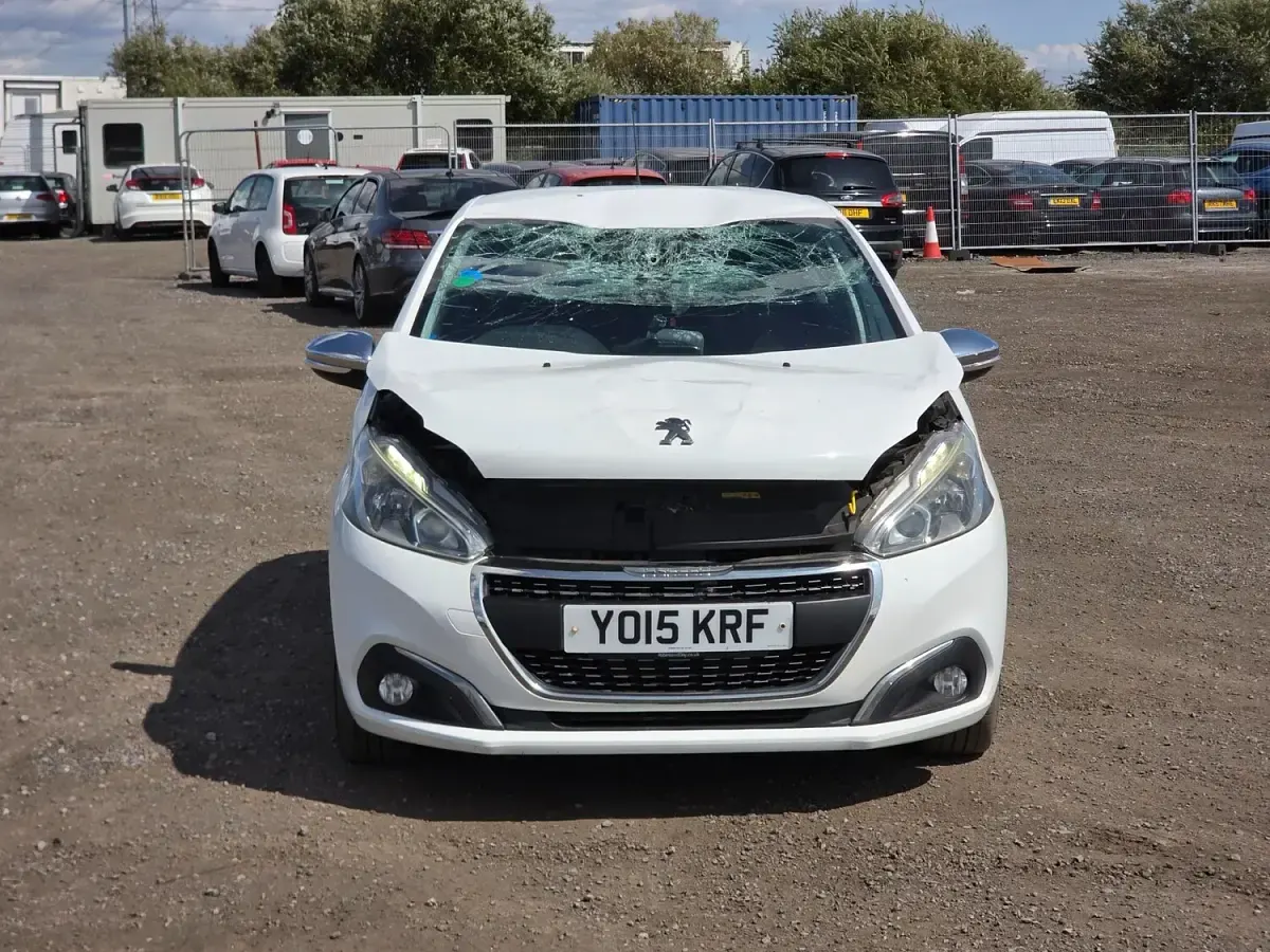Used Peugeot 208 Allure 2015 White Hatchback