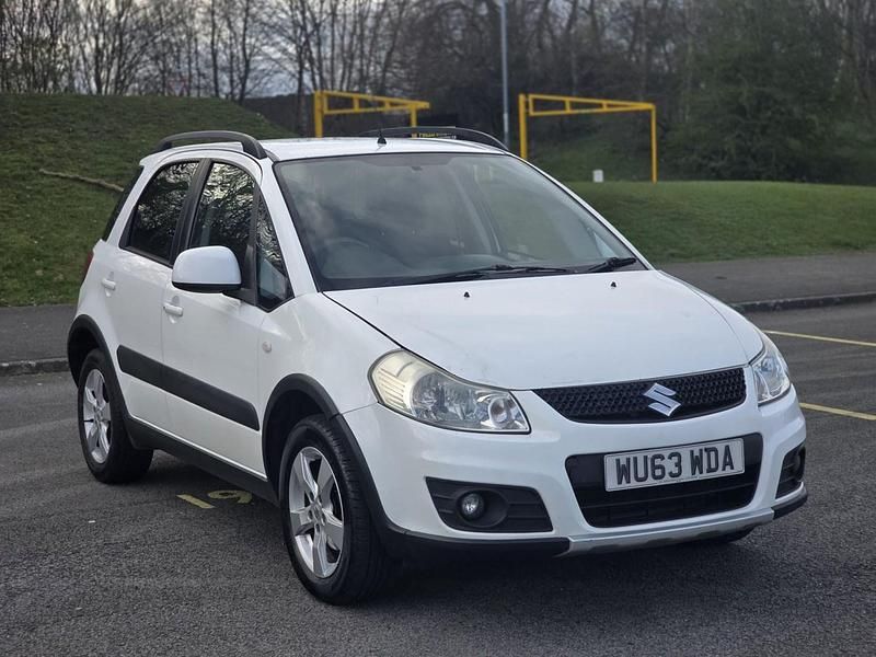 Used Suzuki SX4 SZ5 120 HP (88 kW) 2013 White Hatchback