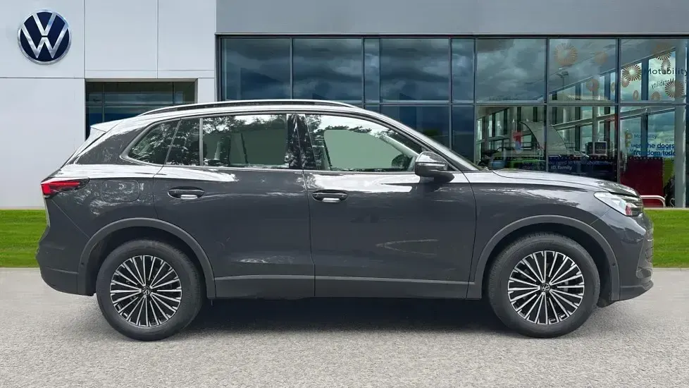 New VW Tiguan Life 130 HP (95 kW) 2026 Urano grey SUV