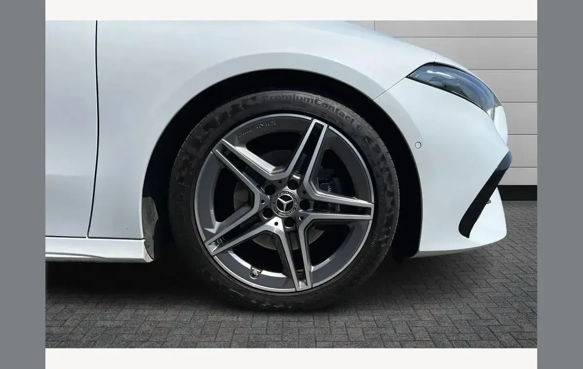 Used Mercedes A200 Executive 175 HP (128 kW) 2023 White Hatchback