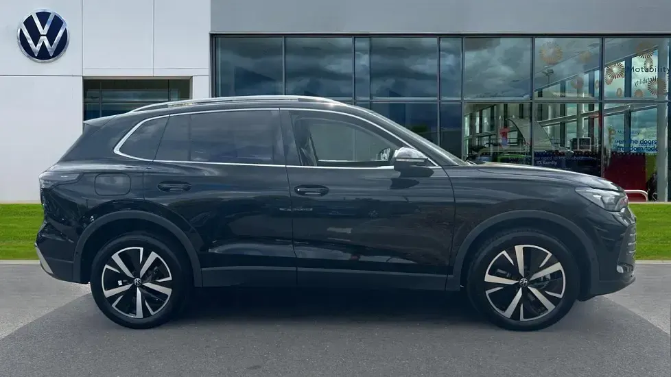 Used VW Tiguan Elegance 204 HP (150 kW) 2025 Grenadilla black metallic SUV