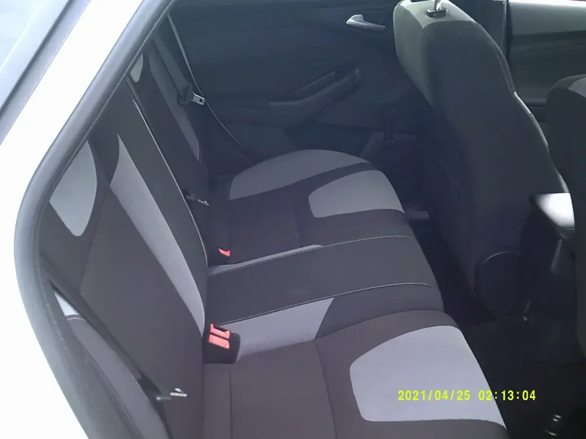 Used Ford Focus Zetec 2014 White Hatchback