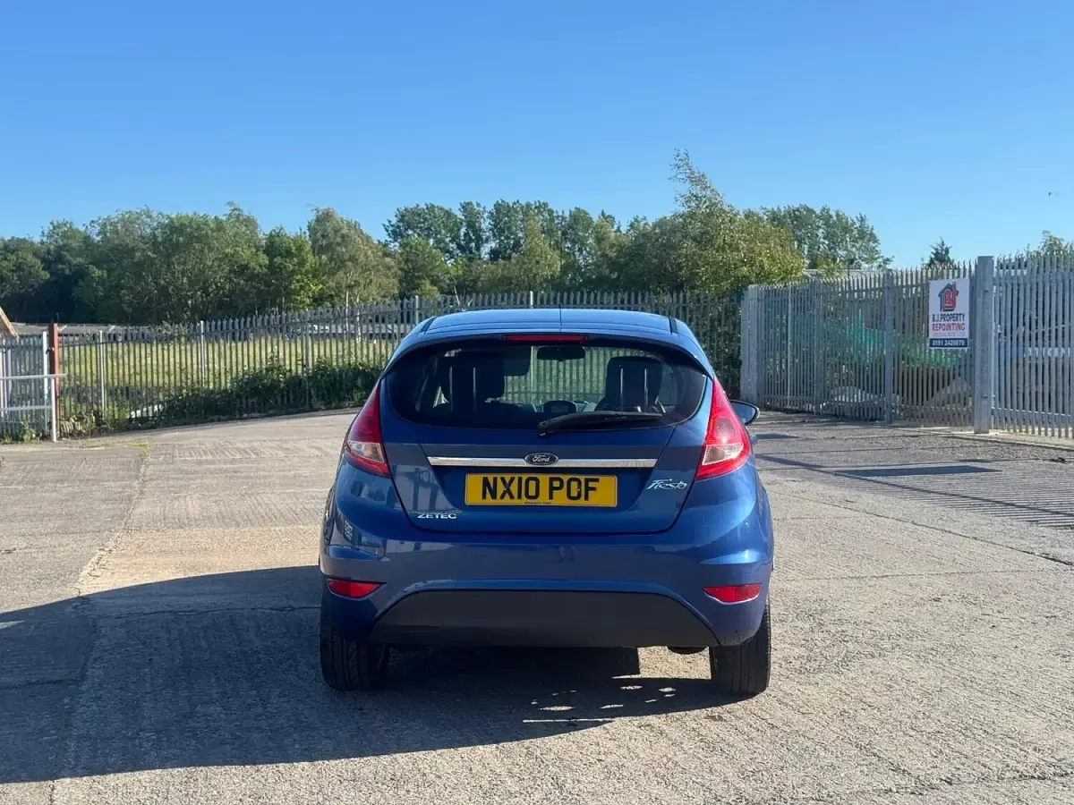 Used Ford Fiesta Zetec 2010 Blue Hatchback