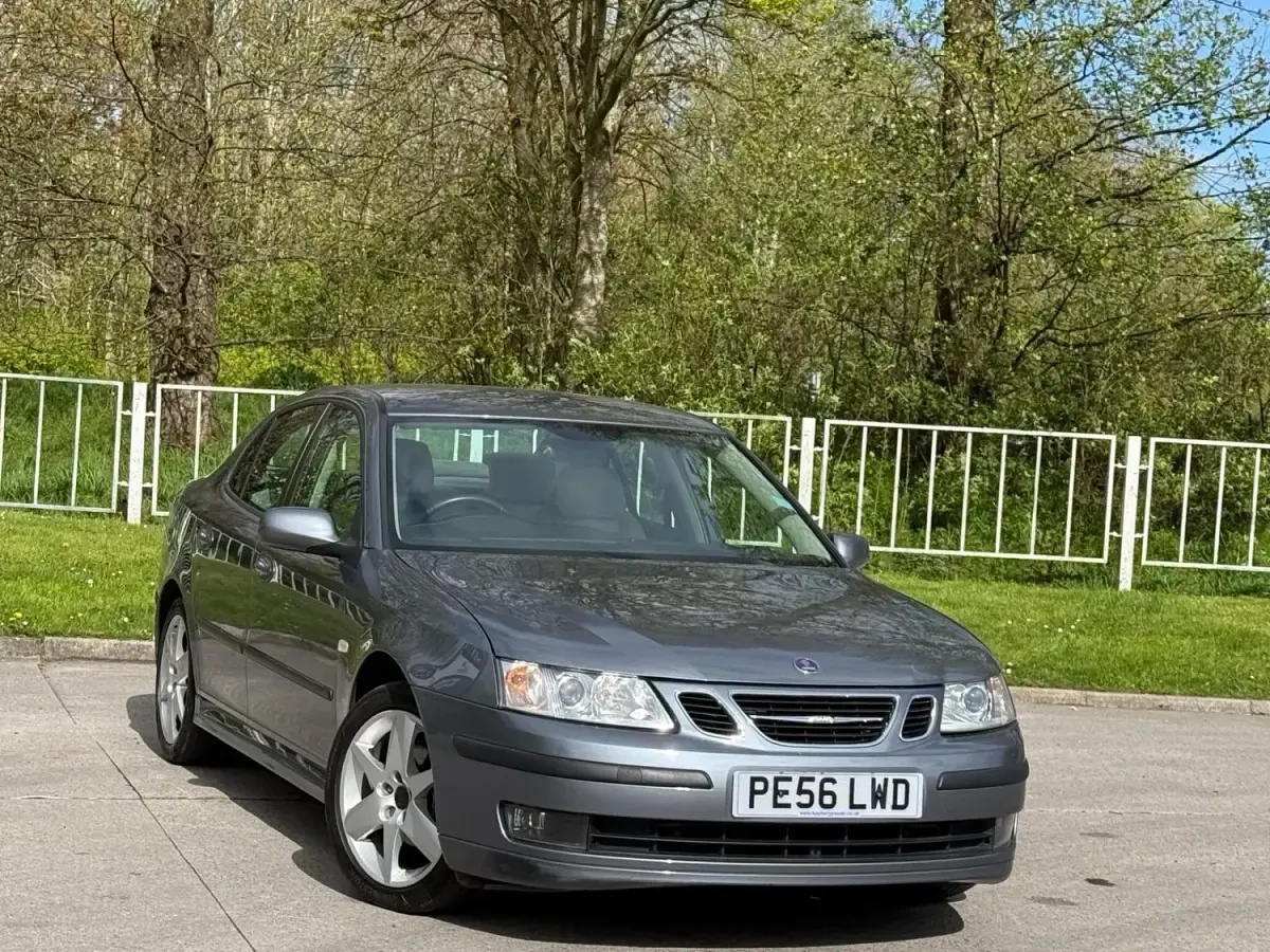Begagnad Saab 9-3 Vector 2006 Grå Sedan