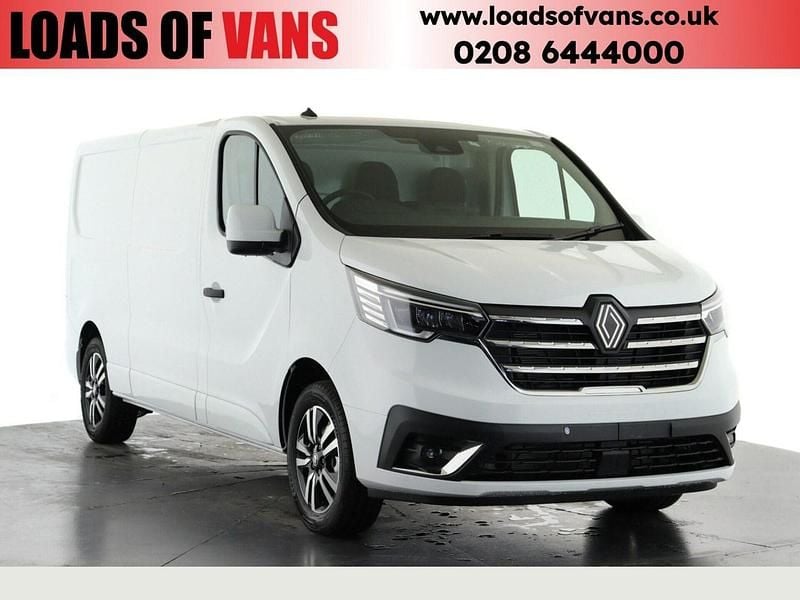 White New 2025 Renault Trafic MPV | £25,490 (Good price) - Image 1/4