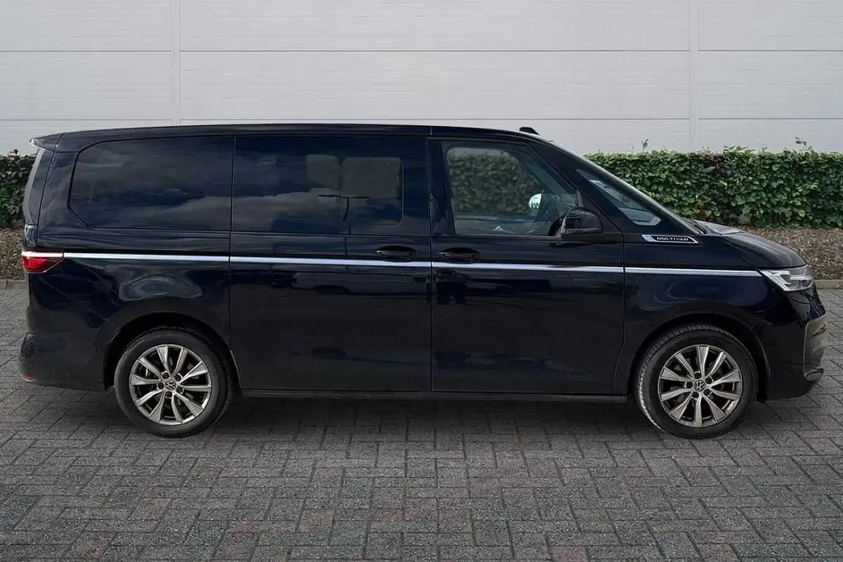 Used VW Multivan Style 150 HP (110 kW) 2025 Black MPV