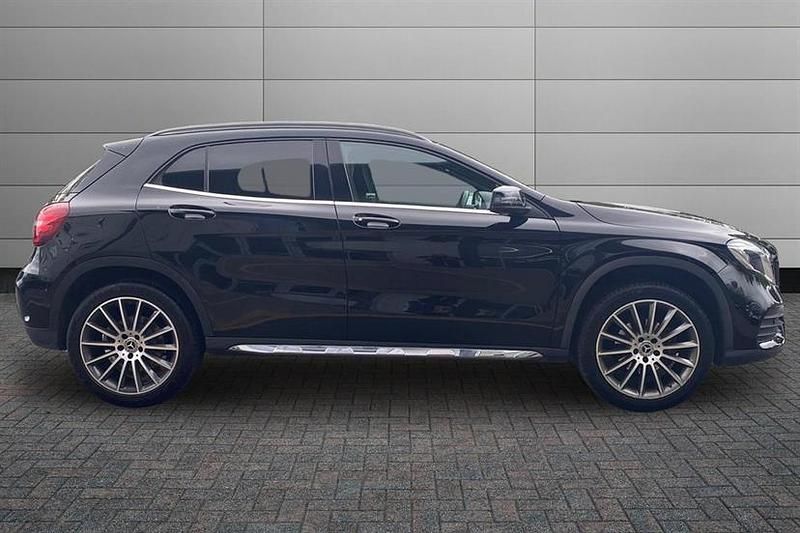 Used Mercedes GLA180 AMG line 122 HP (89 kW) 2019 Black SUV