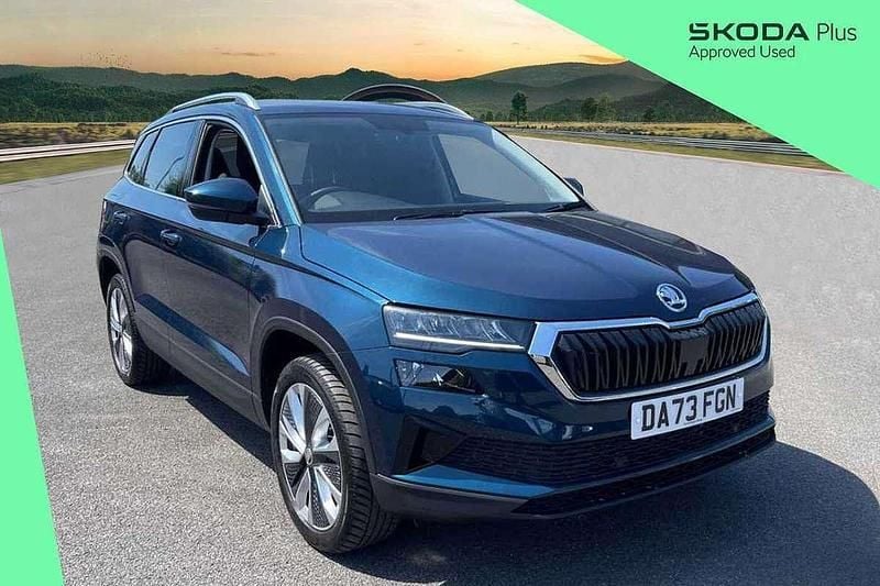 Lava blue metallic Used 2023 Skoda Karoq SE L SUV | £21,795 (Fair price) - Image 1/4