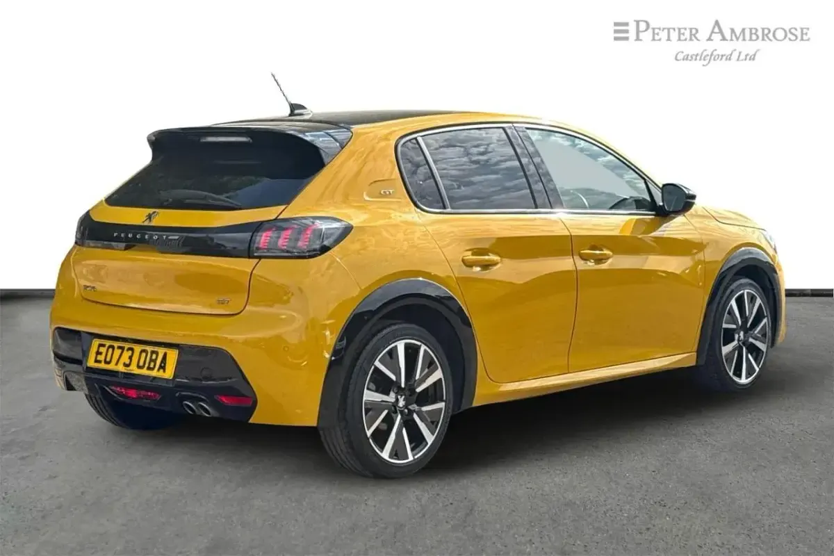 Used Peugeot 208 GT 129 HP (94 kW) 2023 Yellow Hatchback