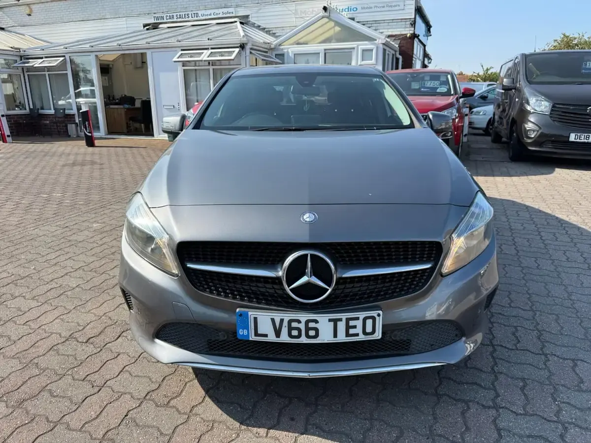 Used Mercedes A180 Executive 122 HP (89 kW) 2016 Grey Hatchback