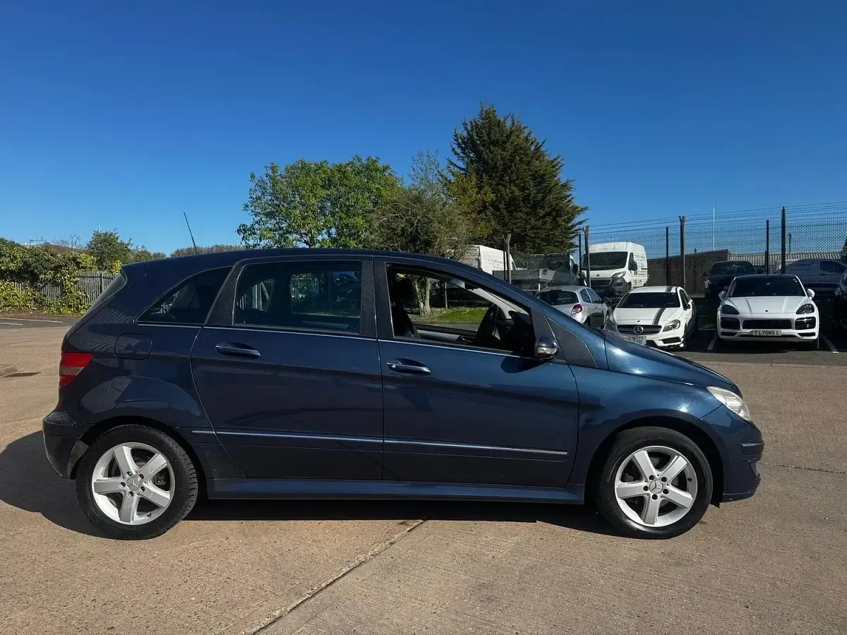 Used Mercedes B200 SE 2005 Blue MPV