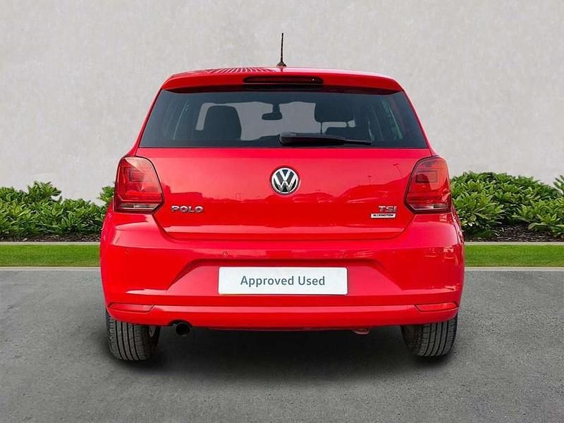 Used VW Polo Edition 90 HP (66 kW) 2017 Red Hatchback