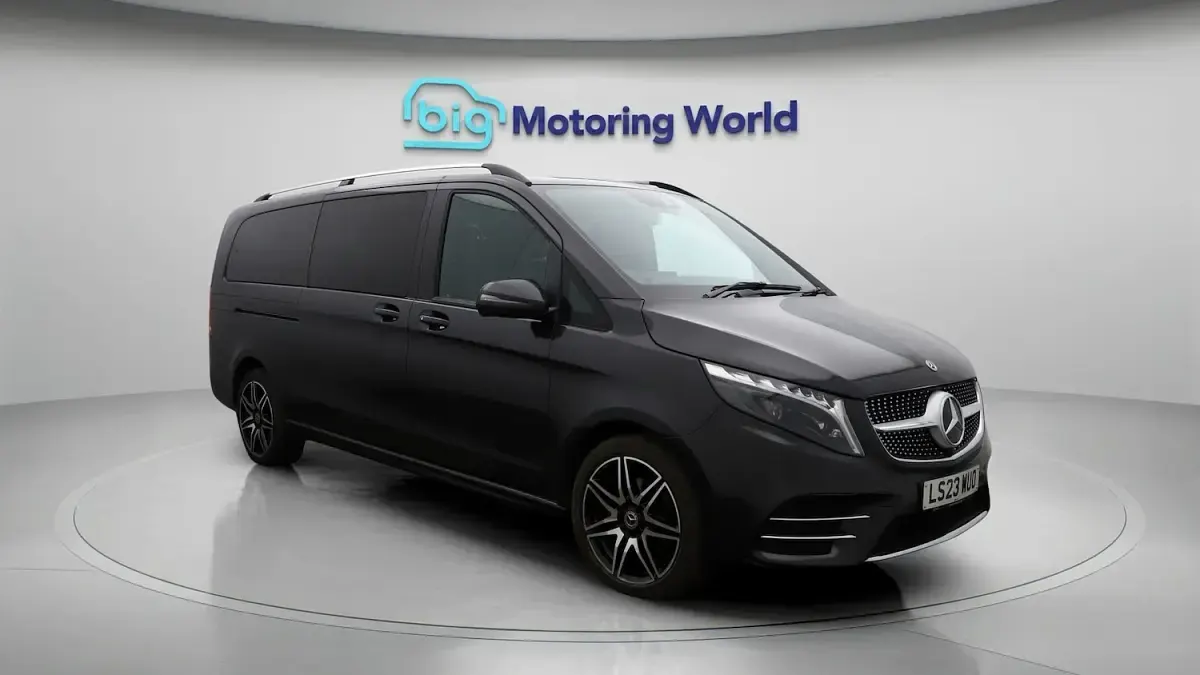 Used Mercedes V300 AMG line 237 HP (174 kW) 2023 MPV