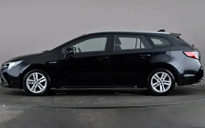 Used Toyota Corolla 122 HP (89 kW) 2021 Black Estate