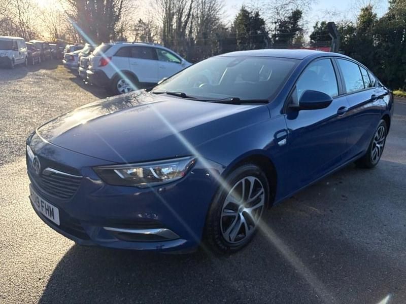 Used Vauxhall Insignia Design Edition 2019 Blue Hatchback