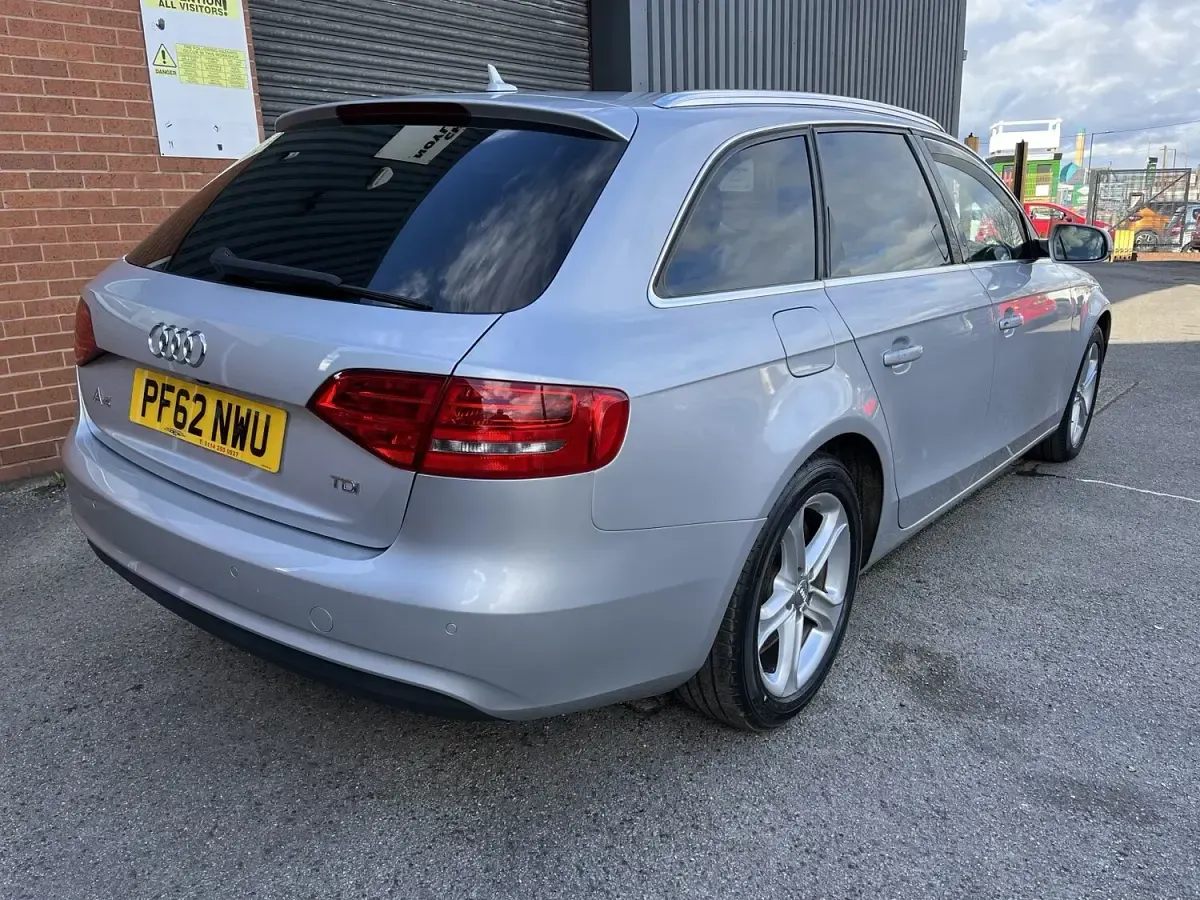 Used Audi A4 Design 143 HP (105 kW) 2012 Silver Estate