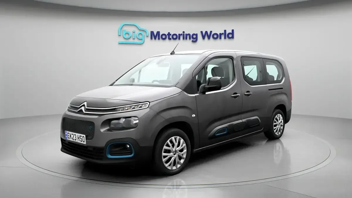 Usado Citroën e-Berlingo Feel 100 kW (136 HP) 2023 Cinzento Monovolume
