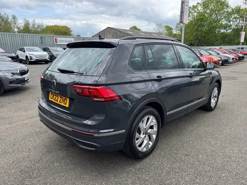 Used VW Tiguan Life 150 HP (110 kW) 2022 Grey SUV