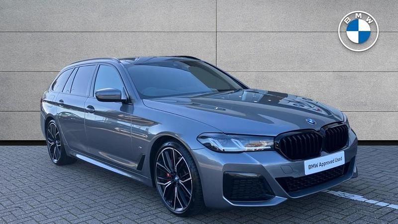 Skyscraper grey metallic Used 2023 BMW 520 M Sport Estate | £36,040 (Expensive) - Image 1/4