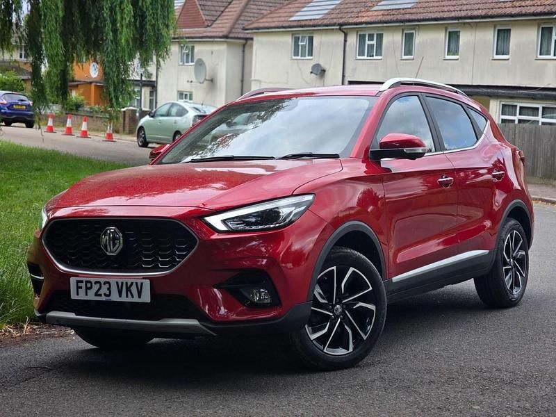 Used MG ZS Exclusive 111 HP (81 kW) 2023 Red Hatchback