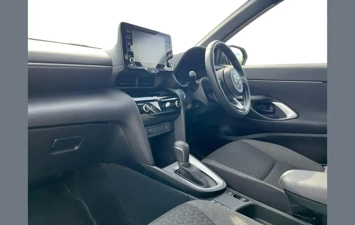Used Toyota Yaris Cross Design 113 HP (83 kW) 2023 Black SUV