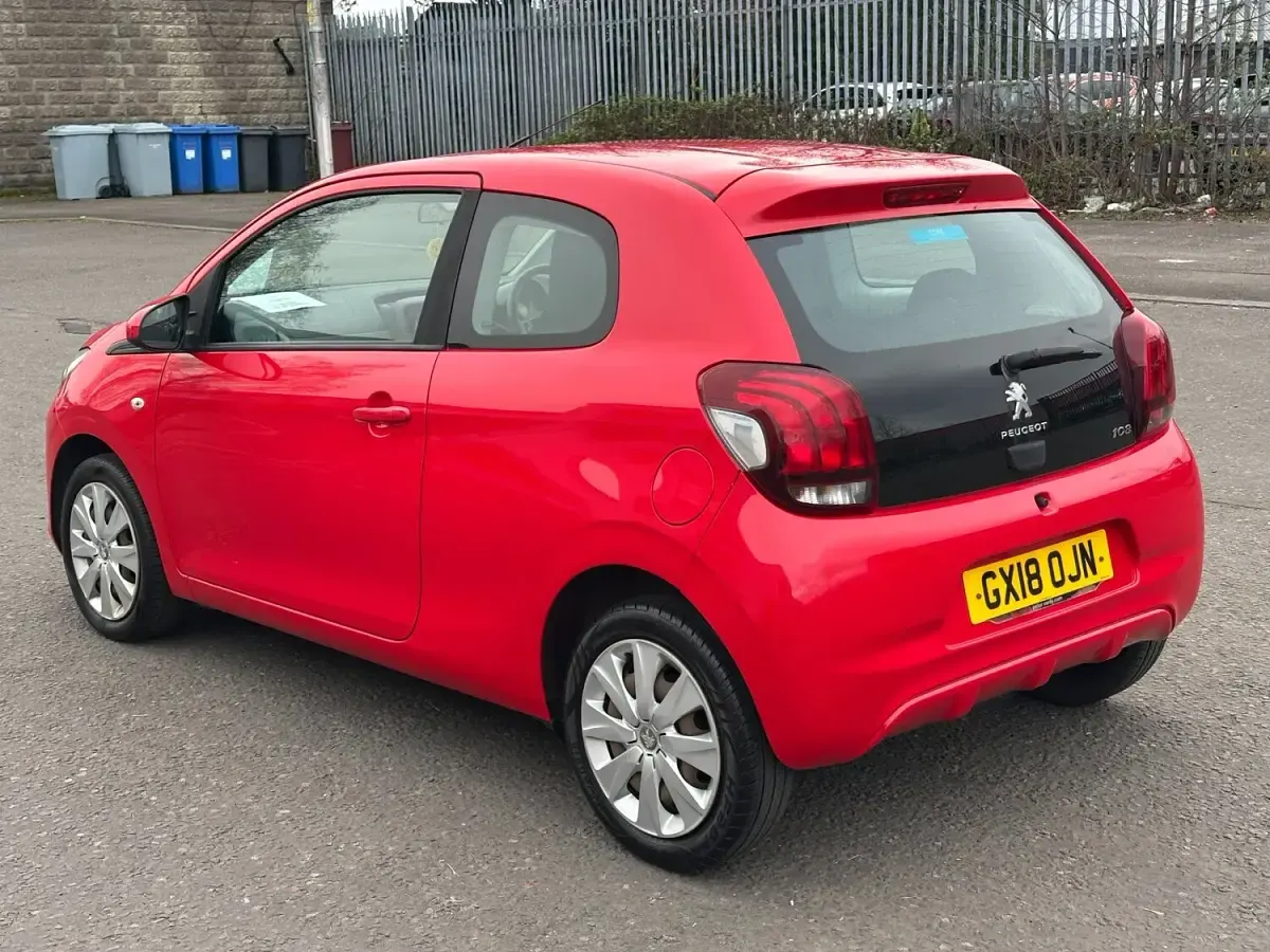 Używany Peugeot 108 Active 72 KM (52 kW) 2018 Czerwony Hatchback