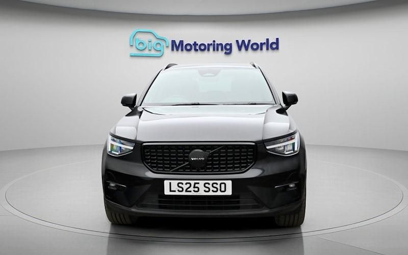 Used Volvo XC40 Plus 197 HP (144 kW) 2025 Black SUV