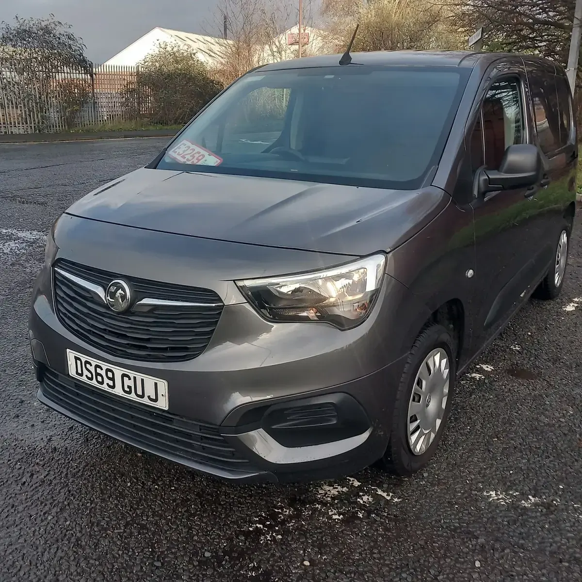 Used Vauxhall Combo Sportive 75 HP (55 kW) 2019 Grey Van