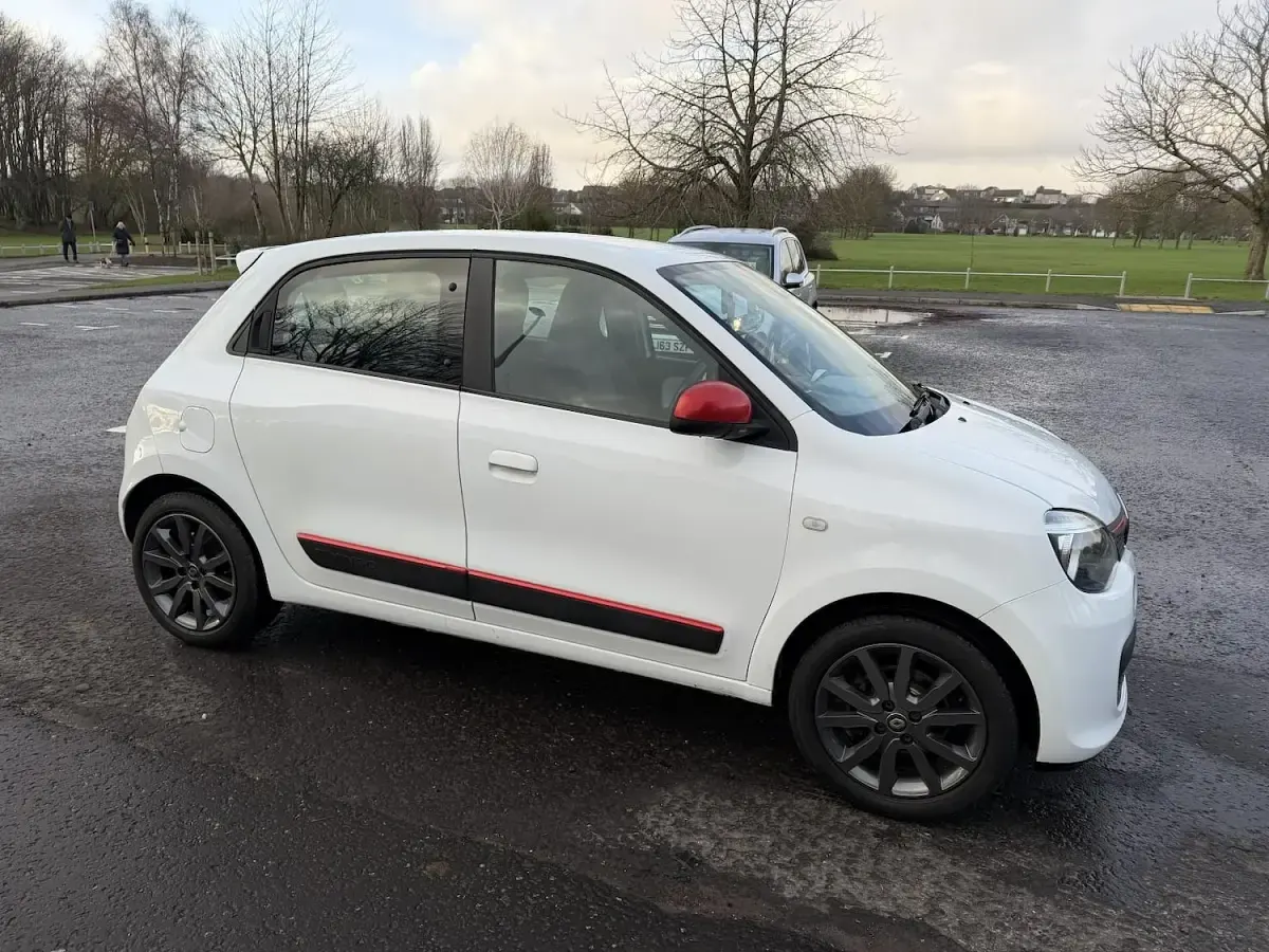 Used Renault Twingo Dynamique 70 HP (51 kW) 2014 White Hatchback
