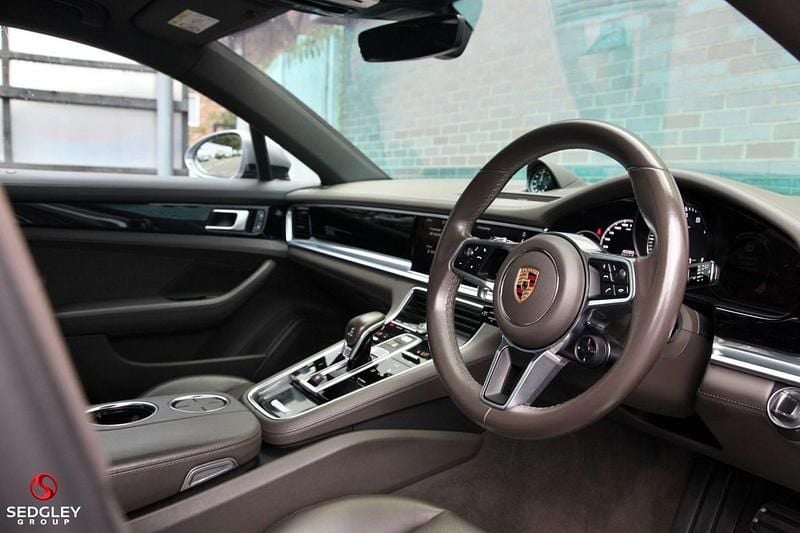 Used Porsche Panamera Sport Turismo 462 HP (339 kW) 2019 Silver Sedan