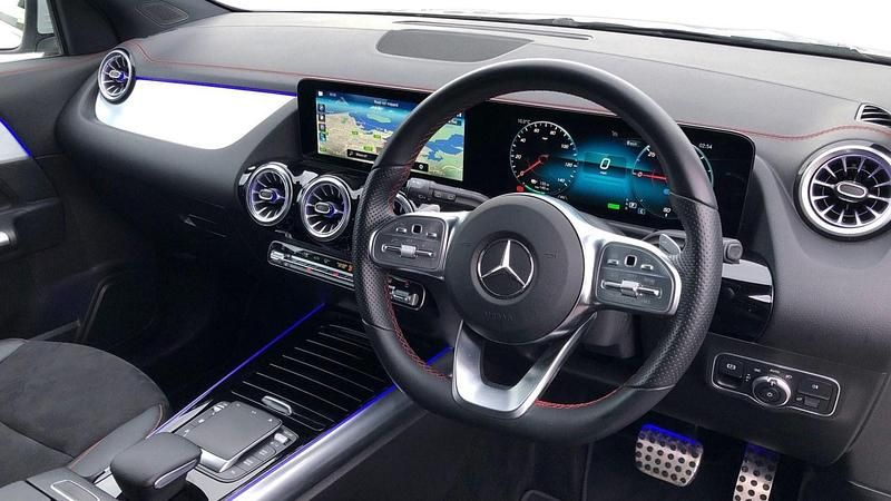 Used Mercedes EQA250 AMG line 139 kW (190 HP) 2021 White SUV