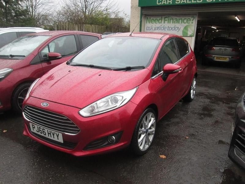 Usado Ford Fiesta Titanium X 125 HP (91 kW) 2016 Vermelho Citadino