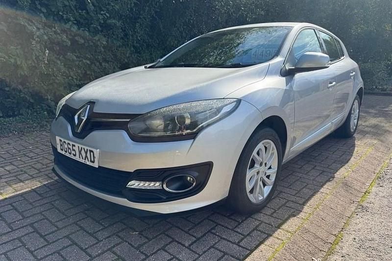 Silver Used 2015 Renault Mégane III Dynamique Hatchback | £4,495 (Fair price) - Image 1/1