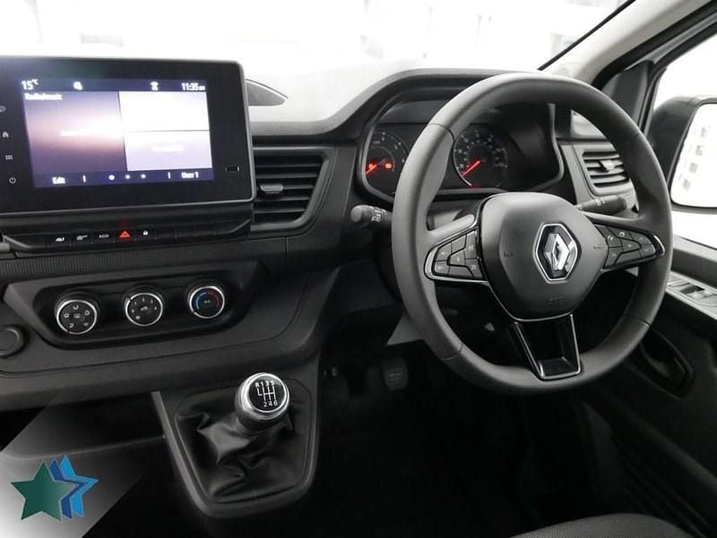 Used Renault Trafic Business 130 HP (95 kW) 2022 White MPV