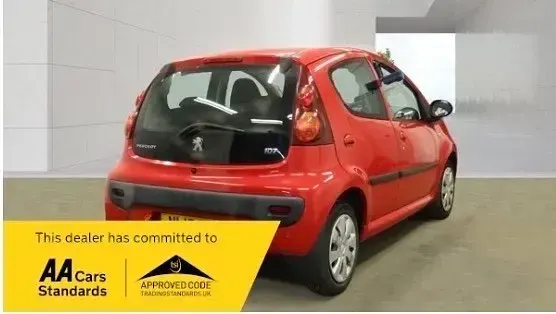 Begagnad Peugeot 107 Active 68 HK (50 kW) 2013 Röd Halvkombi