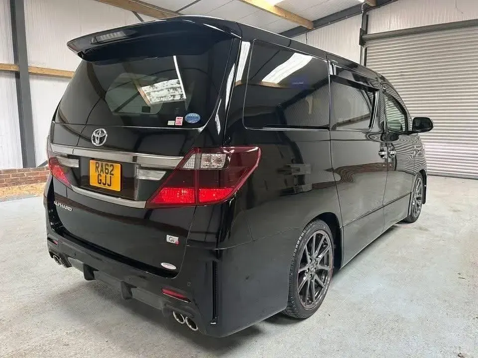 Second-hand Toyota Alphard Edition 2025 Negru Monovolum