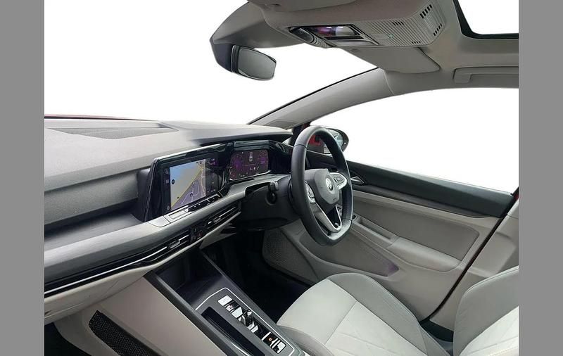 Used VW Golf VIII Style 147 HP (108 kW) 2021 Red Hatchback