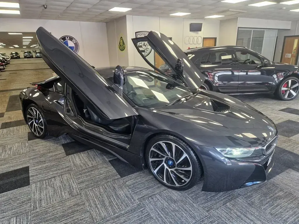 Used BMW i8 Pure Impulse 362 HP (266 kW) 2015 Grey Coupe