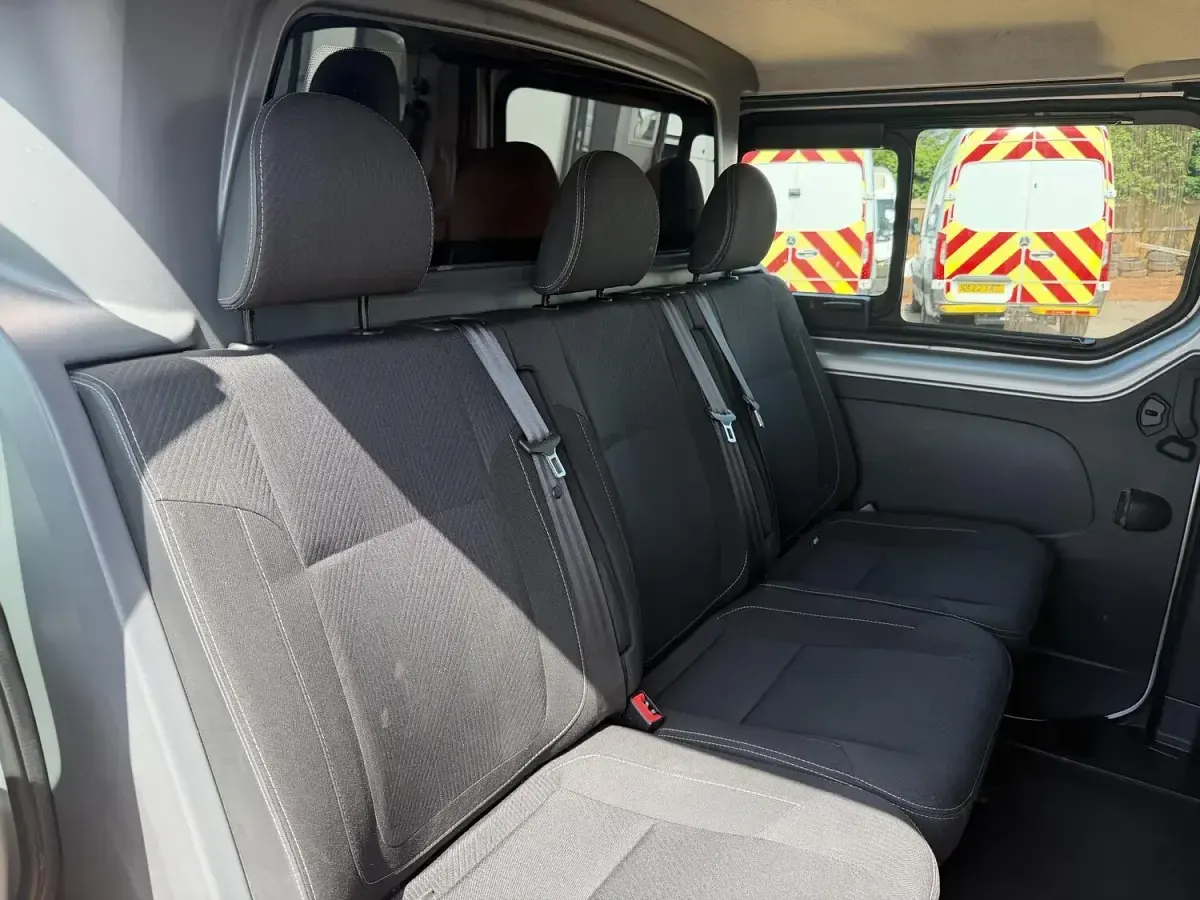 Used Renault Trafic 2019 Silver MPV