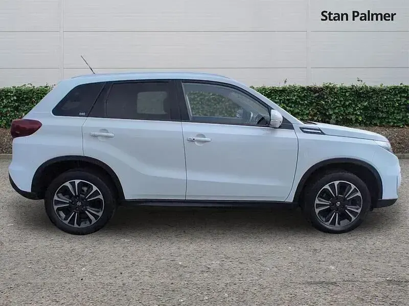 Gebraucht Suzuki Vitara SZ5 129 PS (94 kW) 2020 Weiß SUV