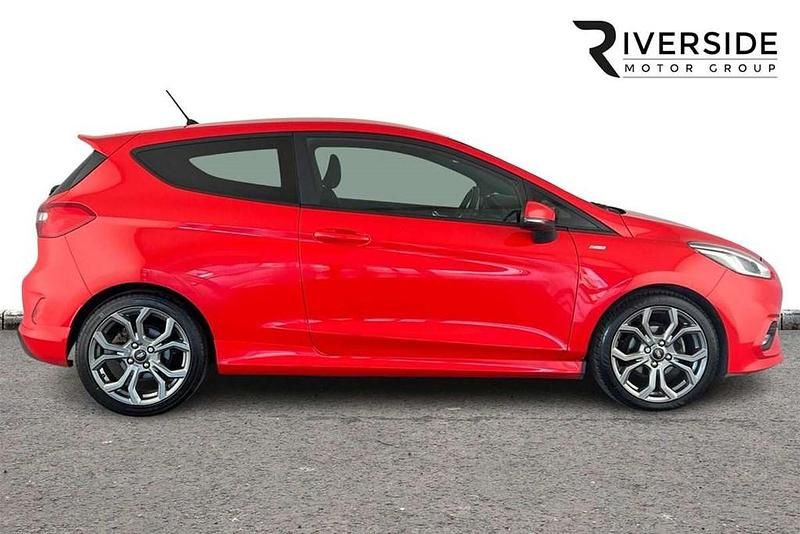 Used Ford Fiesta ST-Line 100 HP (73 kW) 2018 Red Hatchback