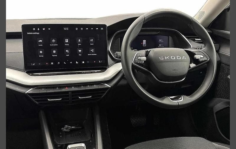 Used Skoda Octavia SE Technology 113 HP (83 kW) 2025 Moon white metallic Estate