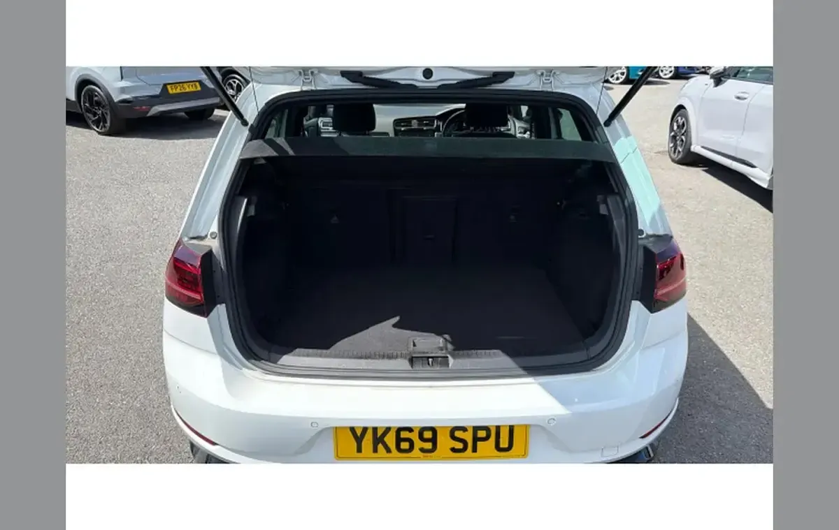 Used VW Golf VII R 296 HP (217 kW) 2019 White Hatchback