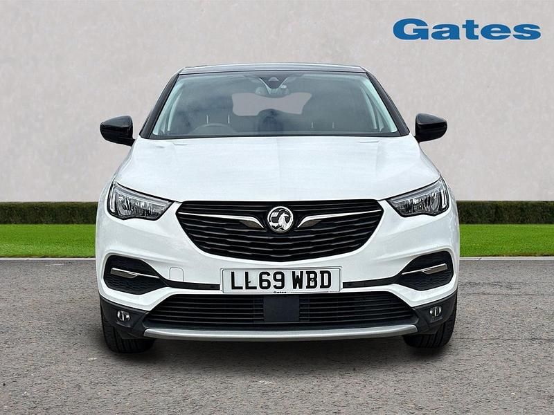 Used Vauxhall Grandland X SRi 2019 White SUV