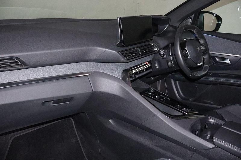 Used Peugeot 3008 Allure+ 134 HP (98 kW) 2024 White SUV