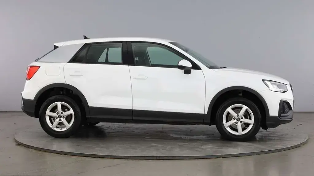 Begagnad Audi Q2 150 HK (110 kW) 2023 Vit SUV