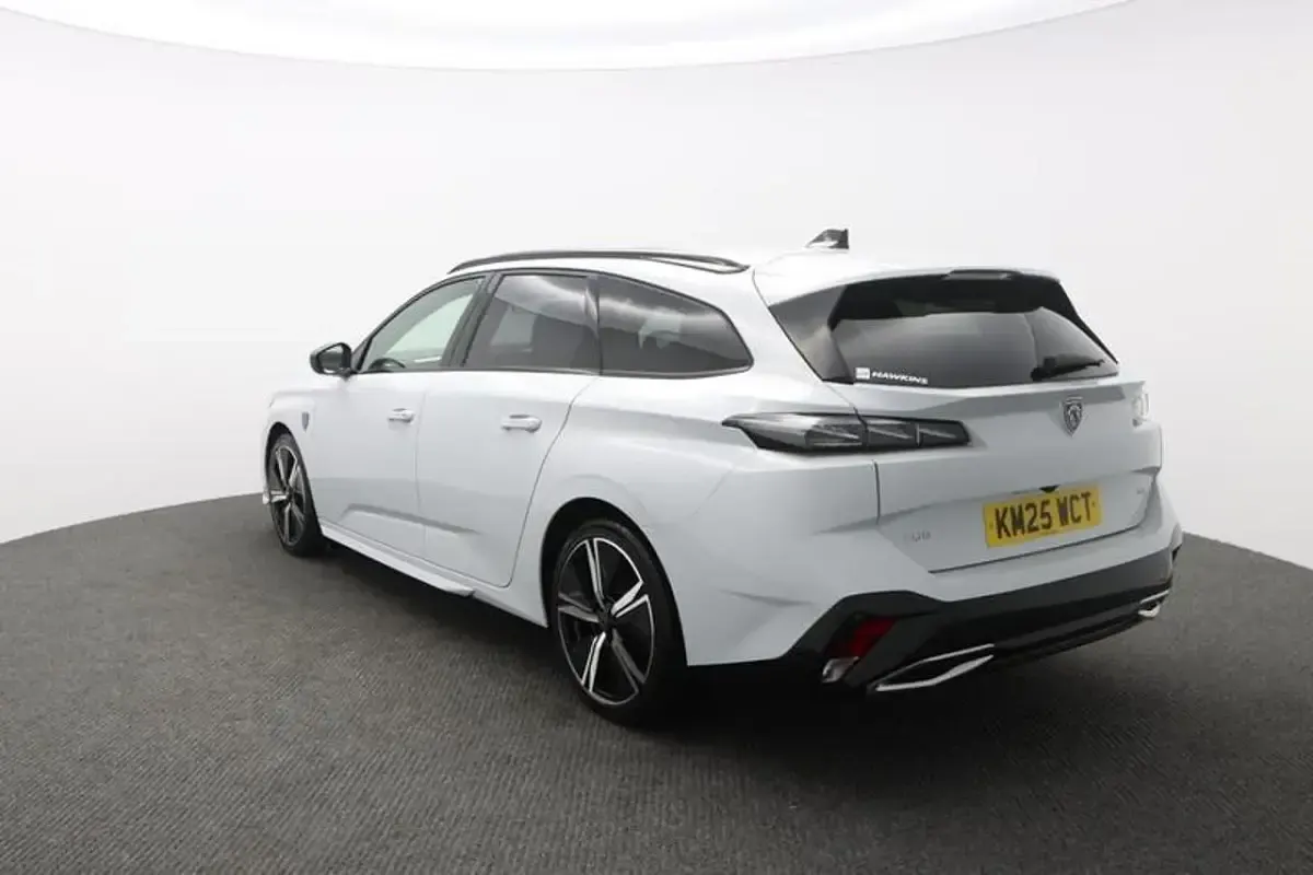 Used Peugeot 308 SW GT 136 HP (100 kW) 2025 Okenite white Estate