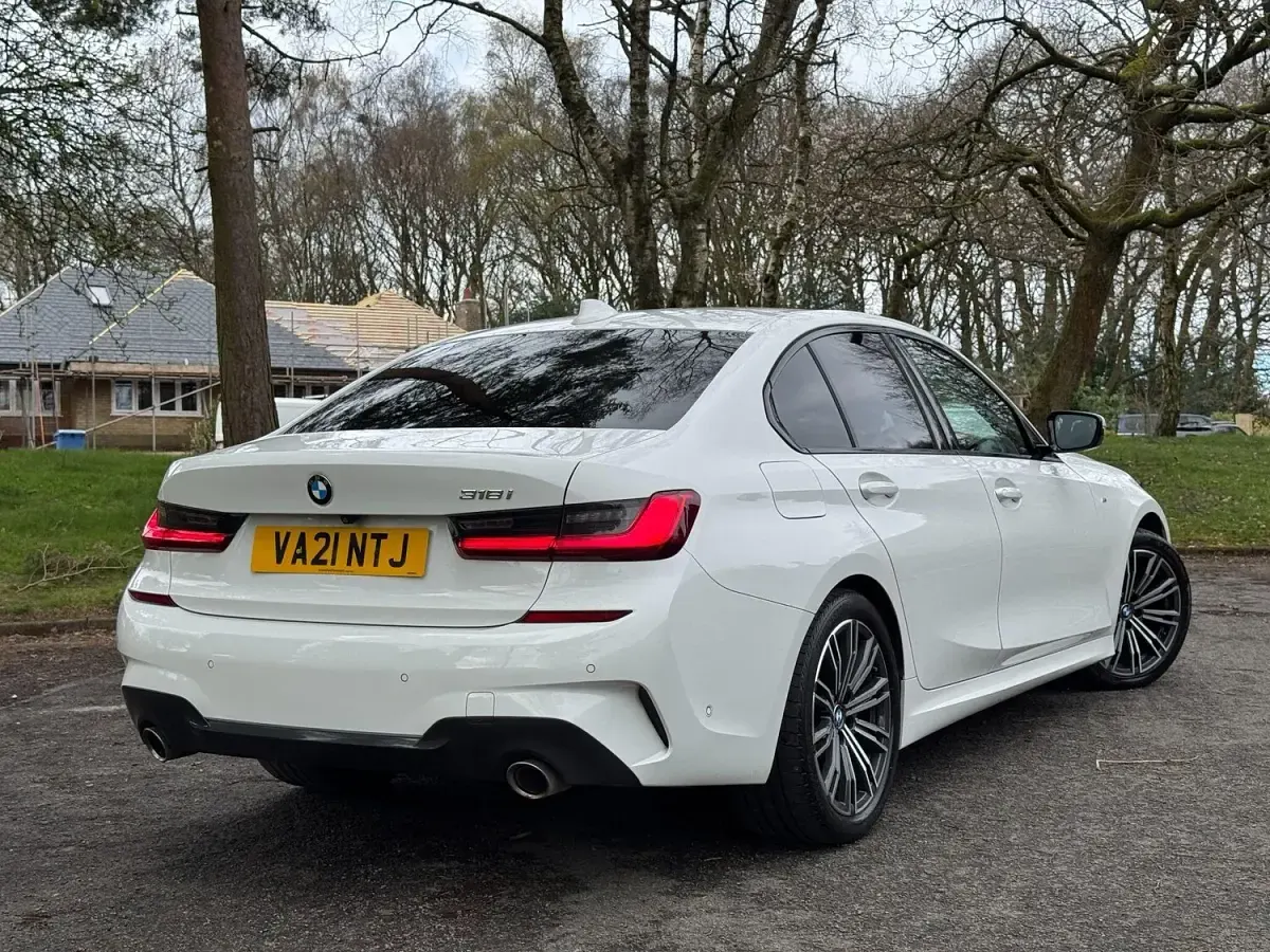 Begagnad BMW 318 M Sport 2021 Vit Sedan