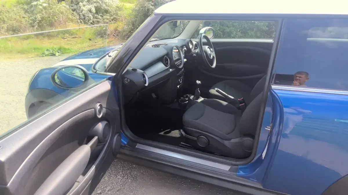 Begagnad Mini Cooper D Hatch 2012 Blå Halvkombi