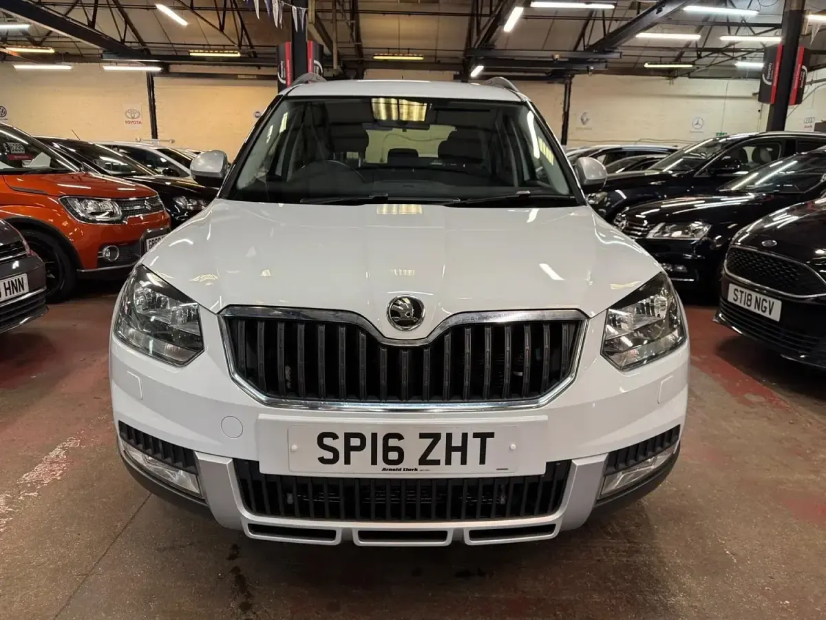 Used Skoda Yeti SE 110 HP (80 kW) 2016 White SUV